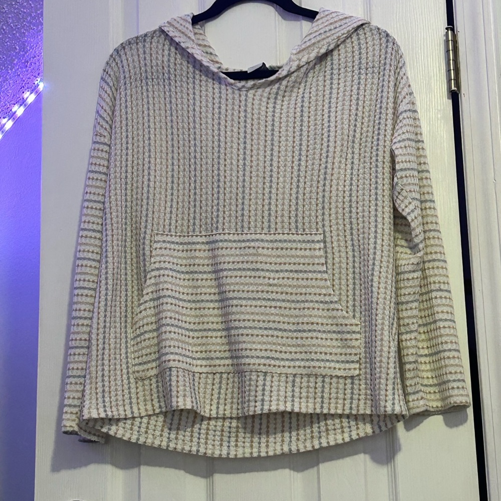 Light weight cute oldie size small from the brand paper crane